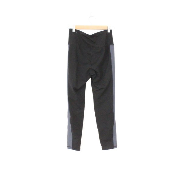 *Old Navy Active Black Legging with Grey Strip Down the Side - Picture 4 of 4